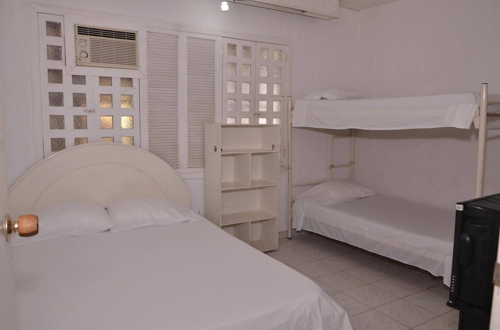 Hotel Vargas Airport Kartagena Zewnętrze zdjęcie