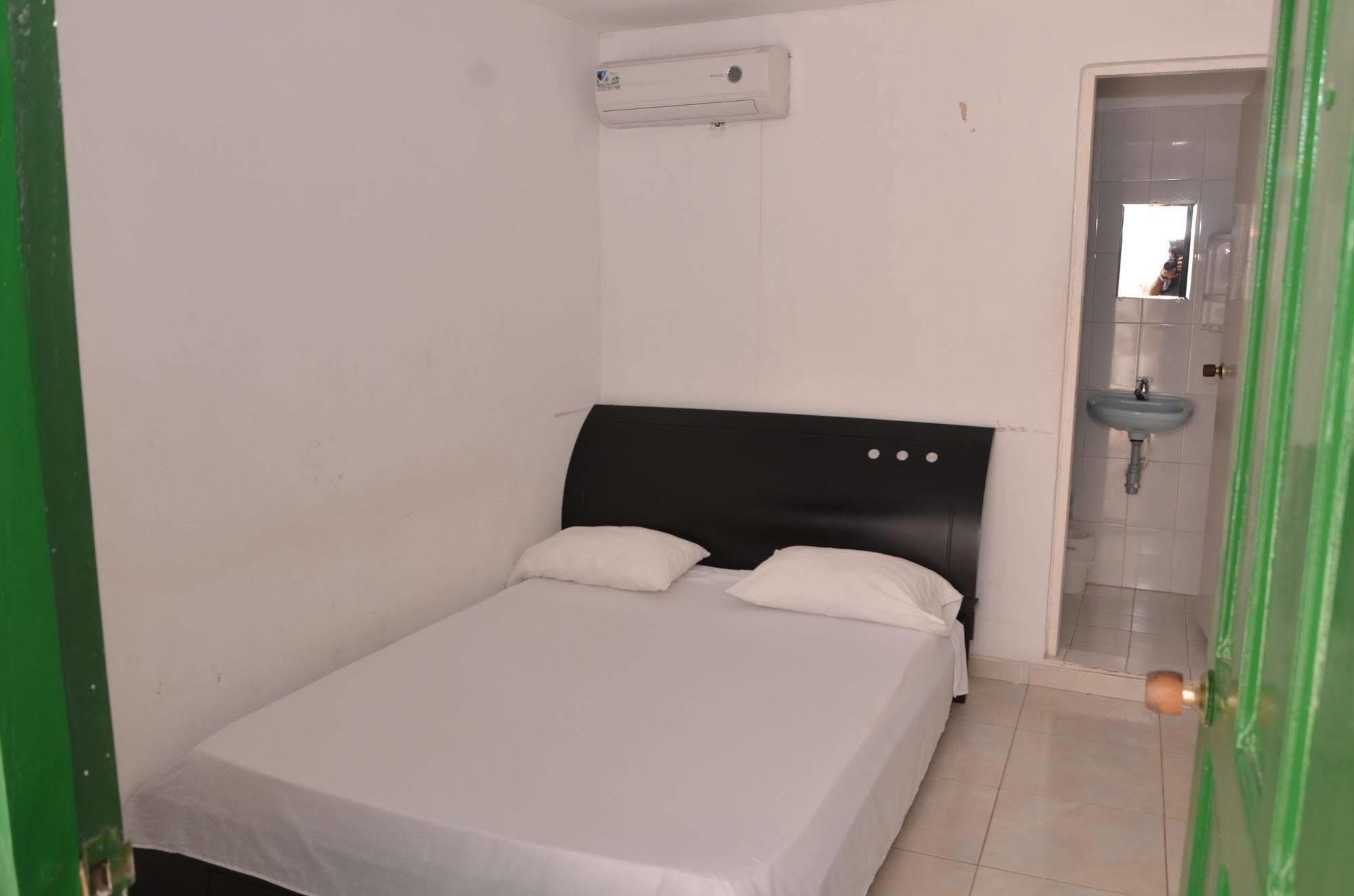 Hotel Vargas Airport Kartagena Zewnętrze zdjęcie