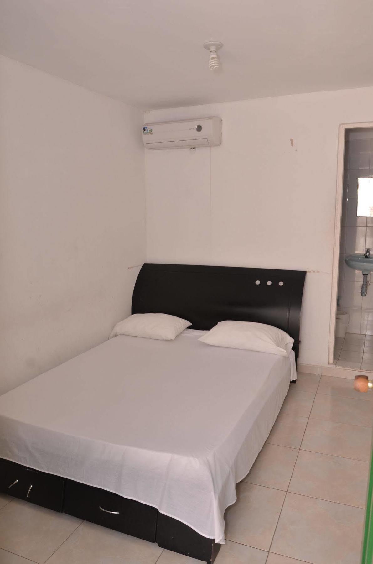 Hotel Vargas Airport Kartagena Zewnętrze zdjęcie